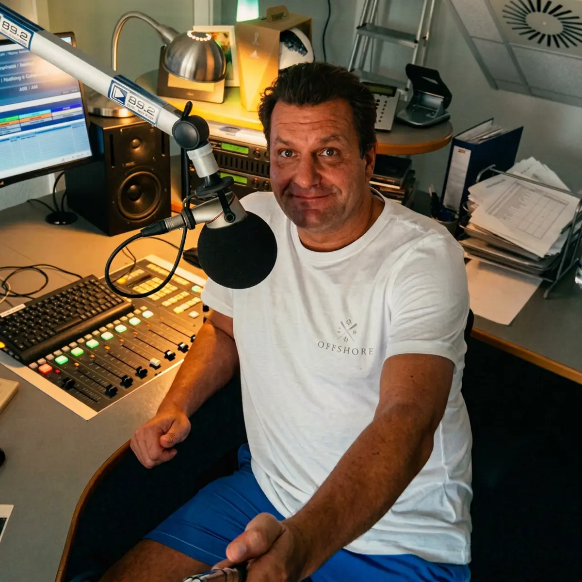 Manuel Prothmann im Studio bei Radio Potsdam
